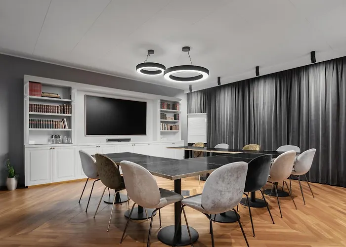 Hypernym Hotel & Suites